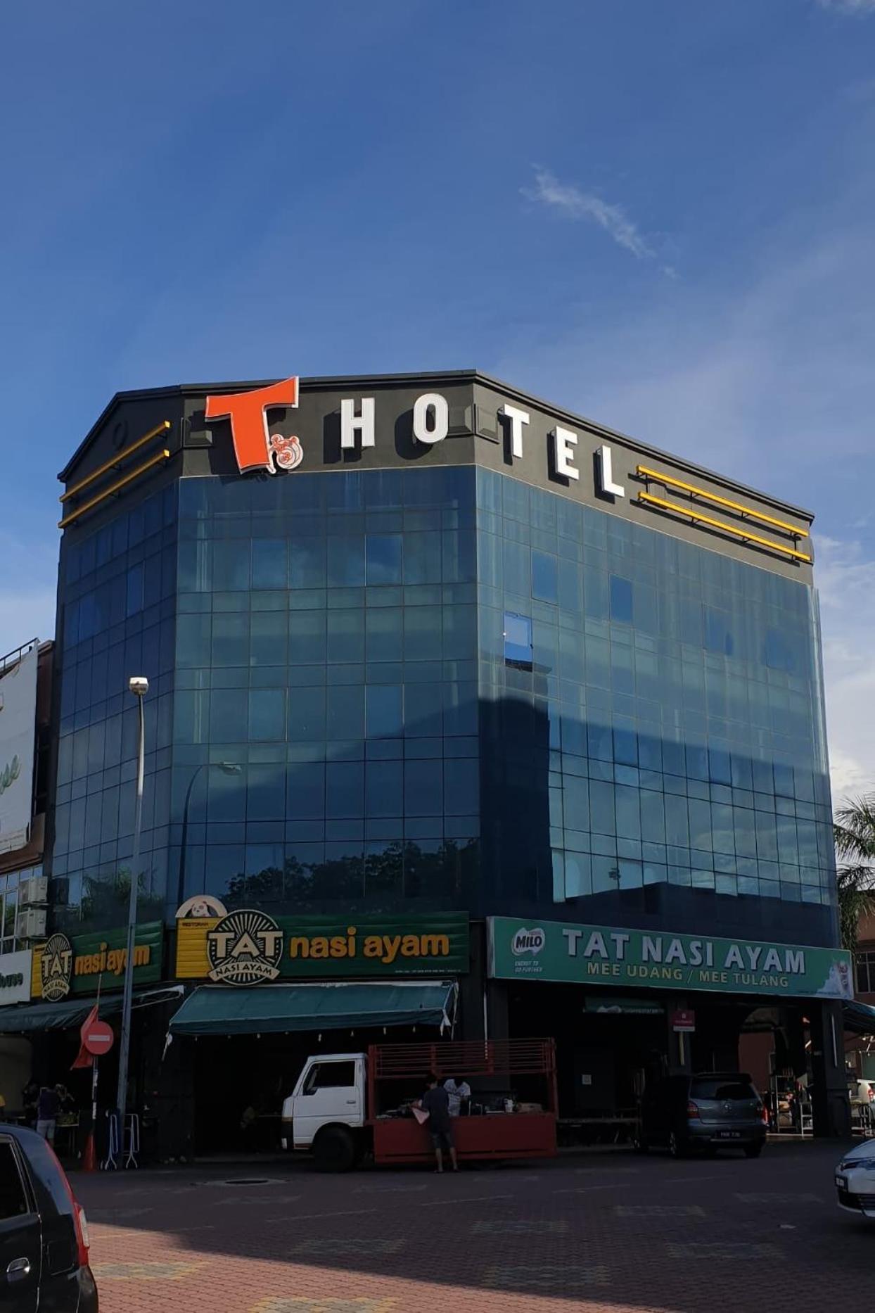 T Hotel Jalan Sultanah Алор Сетар Екстериор снимка