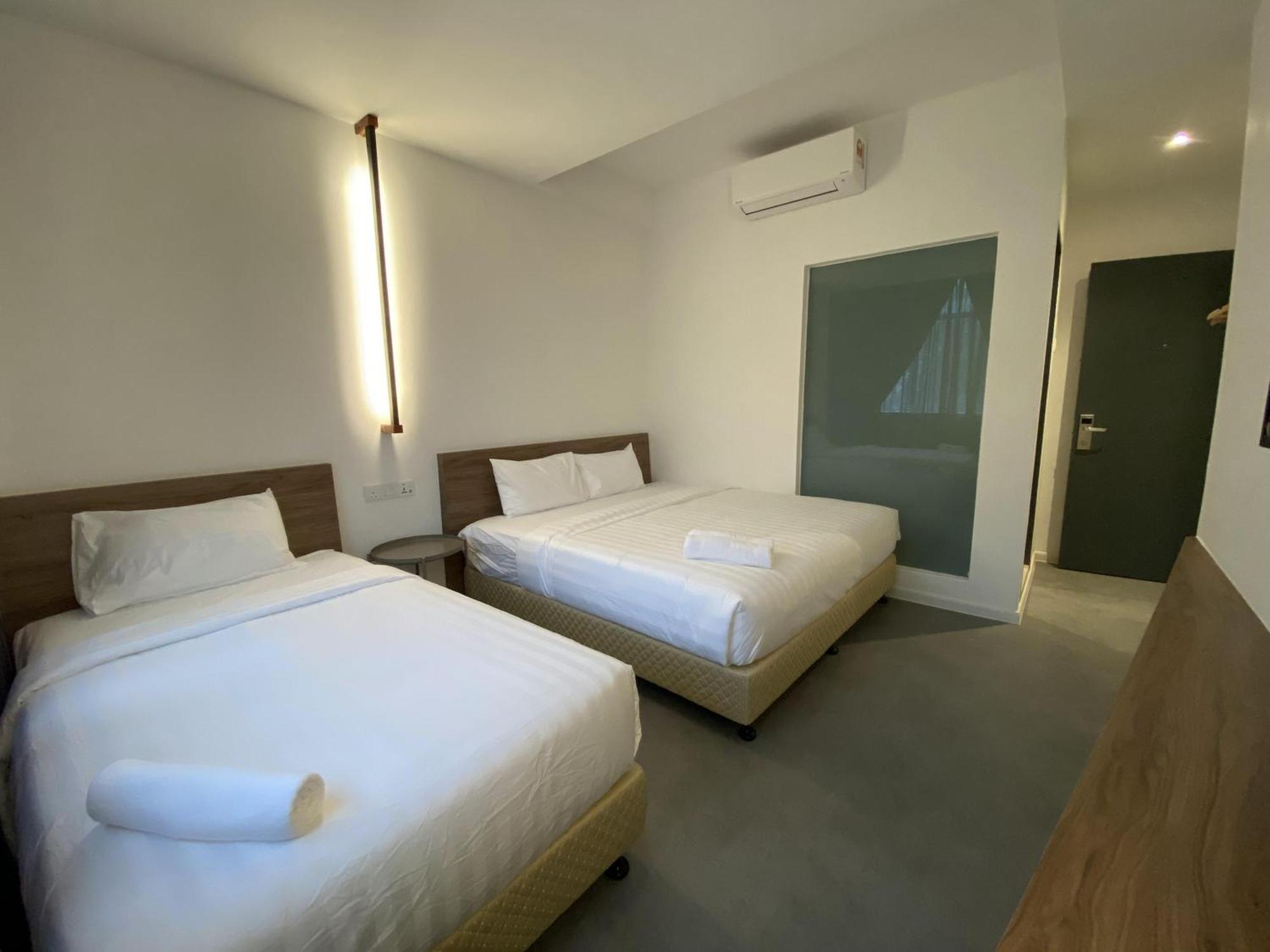 T Hotel Jalan Sultanah Алор Сетар Екстериор снимка