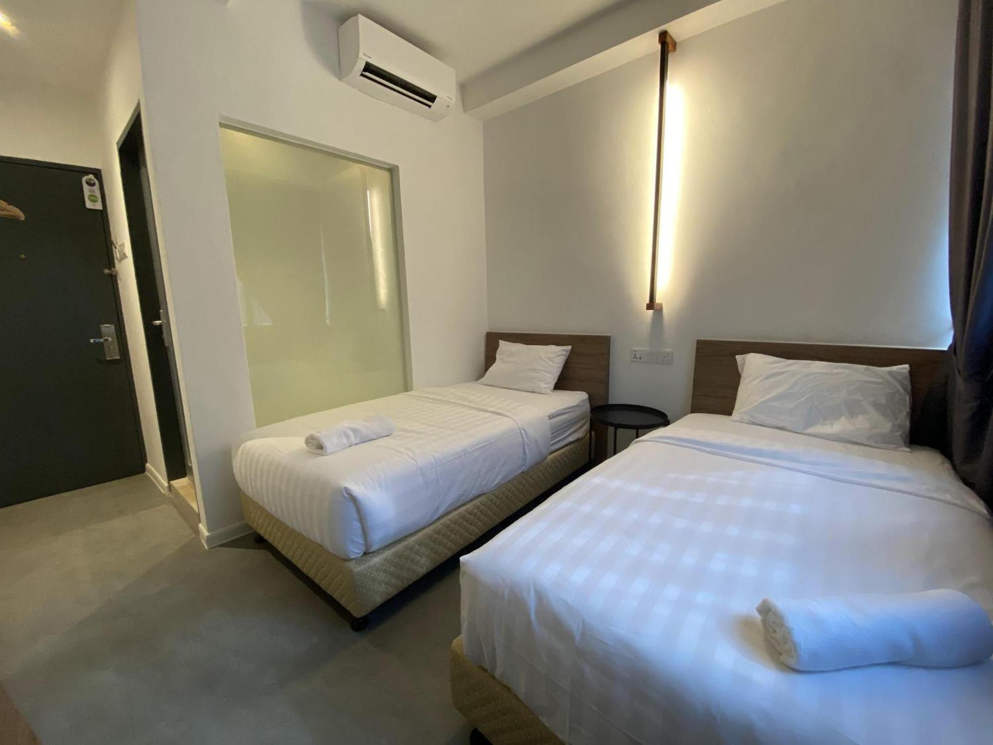 T Hotel Jalan Sultanah Алор Сетар Екстериор снимка