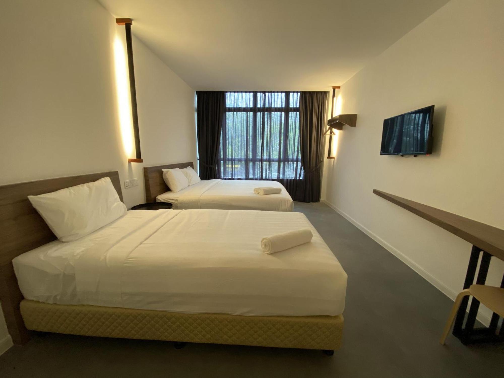 T Hotel Jalan Sultanah Алор Сетар Екстериор снимка